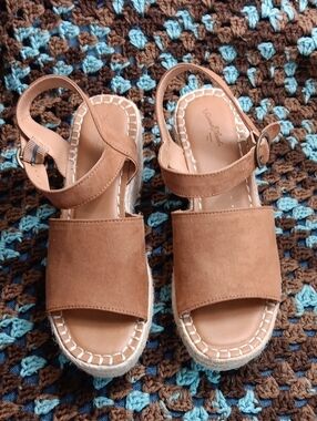 Universal Thread Brown Espadrille Platform Sandals